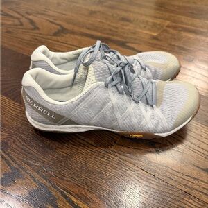 Merrell Women's Light Gray Athletic Shoes